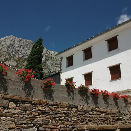 Apartamentos Arcos De Solana Vilas del Turbon Exterior photo